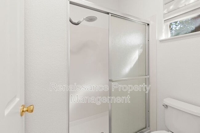 Building Photo - 4182 Glenwood Terrace