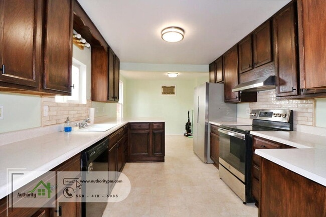 Building Photo - 6530 Dale Ln