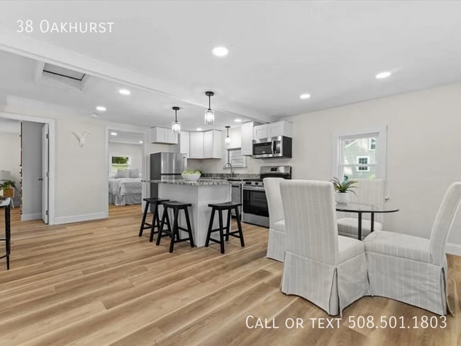 Building Photo - 38 Oakhurst-
