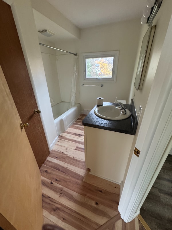 Building Photo - 14561 Hickox St