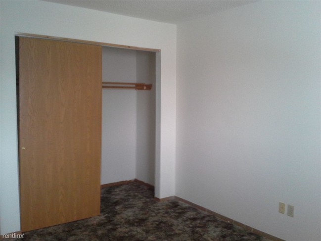 Building Photo - 125 Idlerun Dr