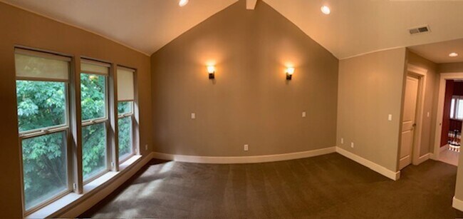 Building Photo - Starpointe Luxury Home with 6 Bedrooms, 4 ...