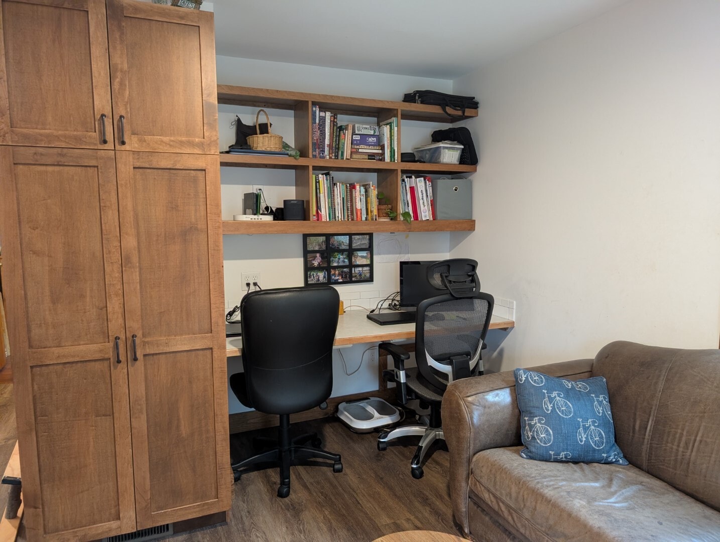 Built in desk - 312 Wood St