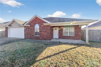 Building Photo - 656 Woodland St