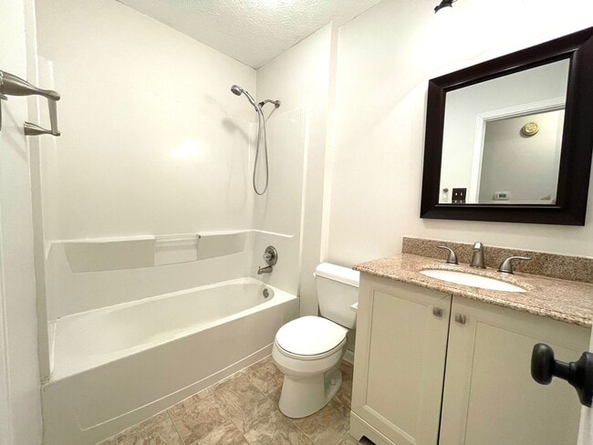 Building Photo - 3 Bedroom Home in Fishers with Bonus Room!