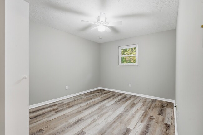 Building Photo - 7800 Temple Acres Dr