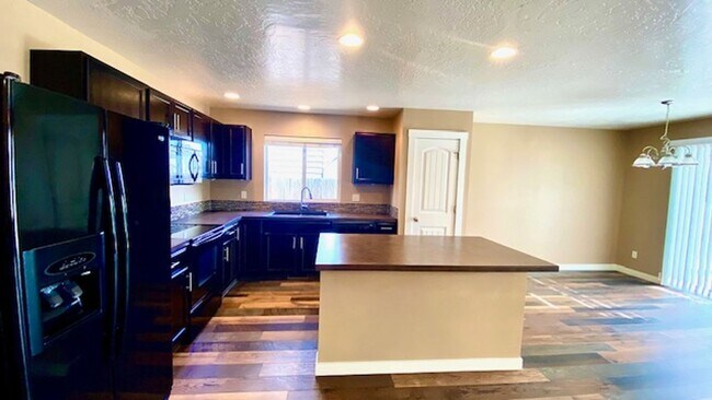 Building Photo - 3 Bed (+ bonus room) 2 Bath Home in Meridi...