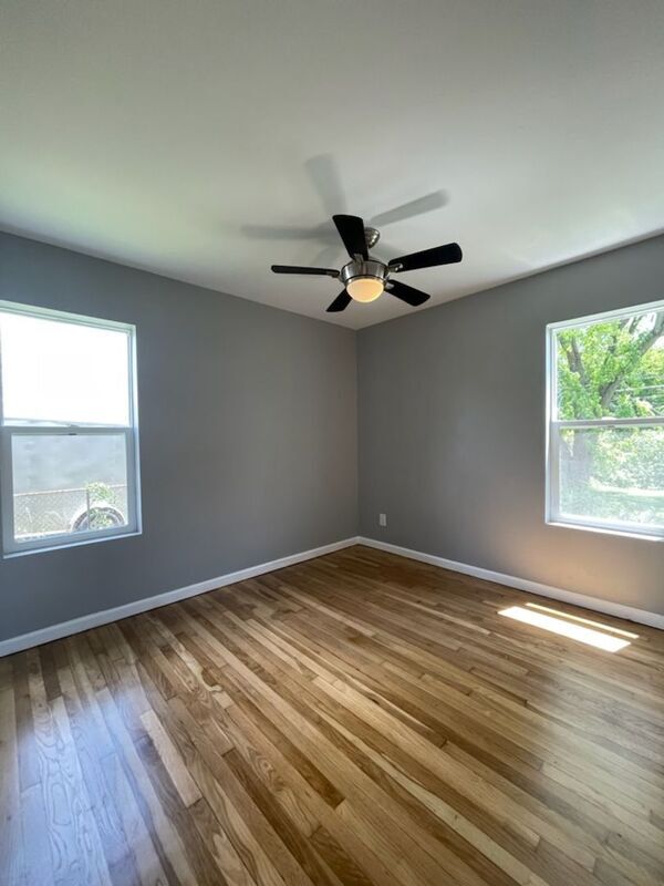 Building Photo - 2225 Suncrest Dr