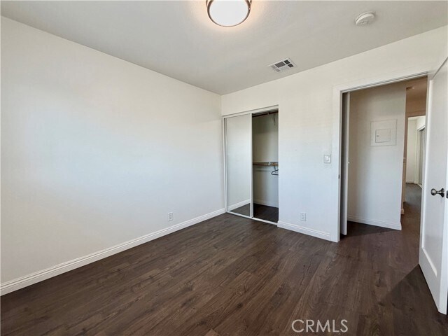 Building Photo - 1477 W 20th St