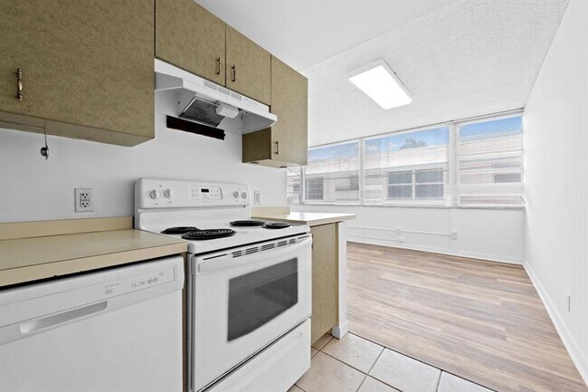 Building Photo - 3003 Terramar St