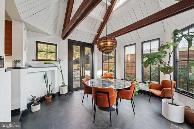 Building Photo - 5543 29th St NW