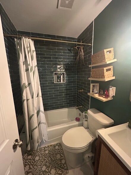 Building Photo - 4425 Holmes Ave