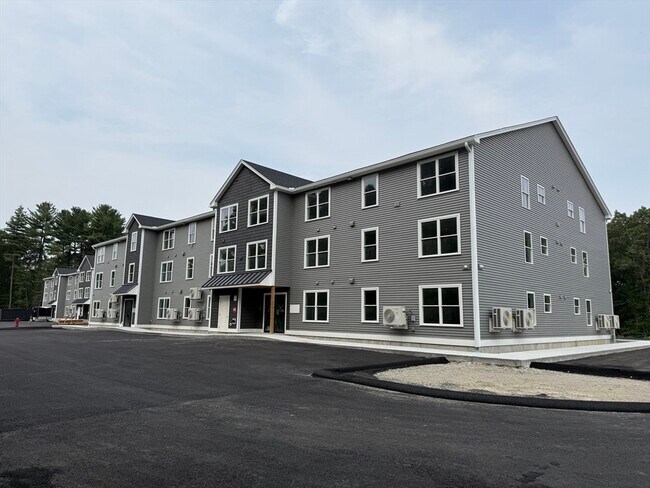 Building Photo - 251 Sladen St