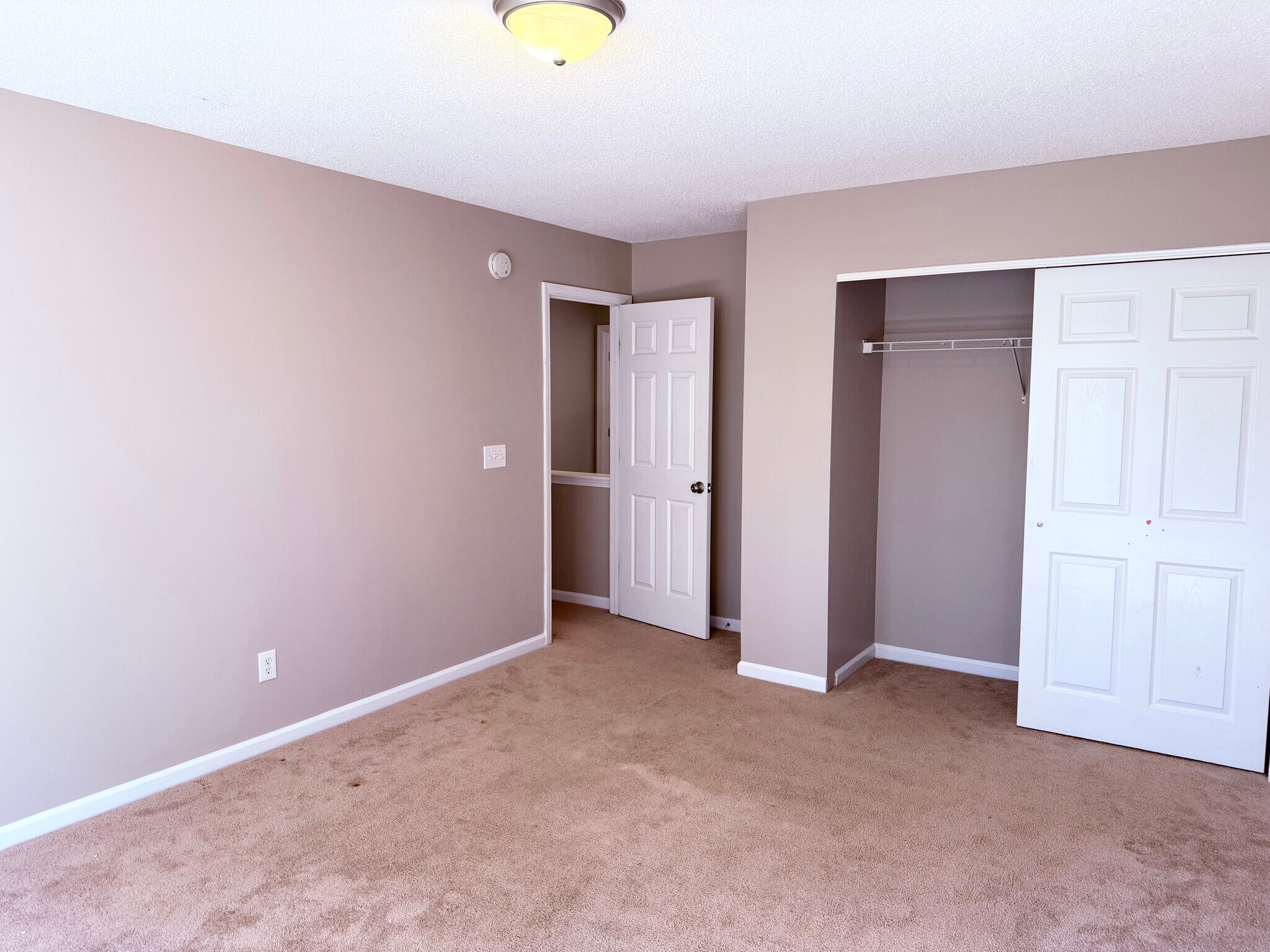 Building Photo - 4442 Snowcrest Ln