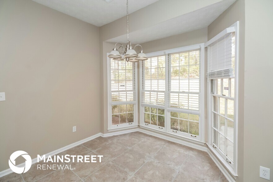 Building Photo - 8418 Waverly Dr