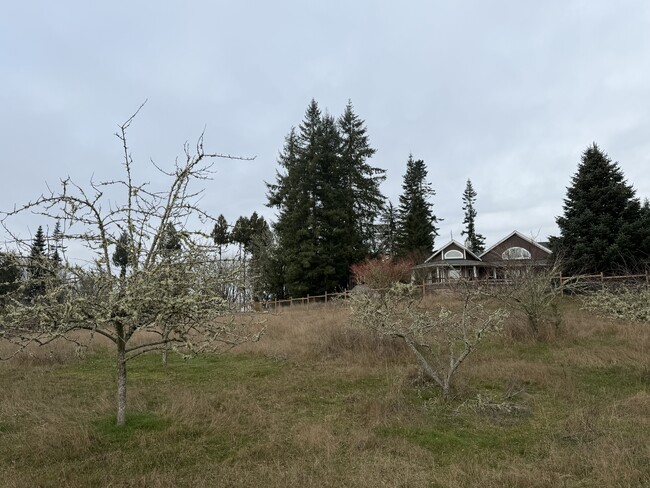 Building Photo - 184 Capitol Ridge Rd