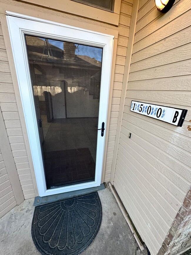 Building Photo - 1500 N Grant Dr