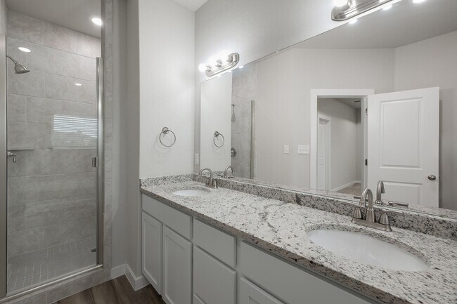 Building Photo - Luxurious 3/3.5 in The Preserve at the Dom...