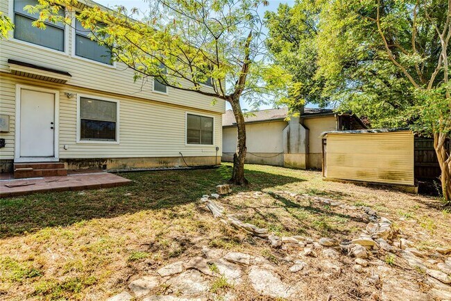Building Photo - 13808 Lothian Dr