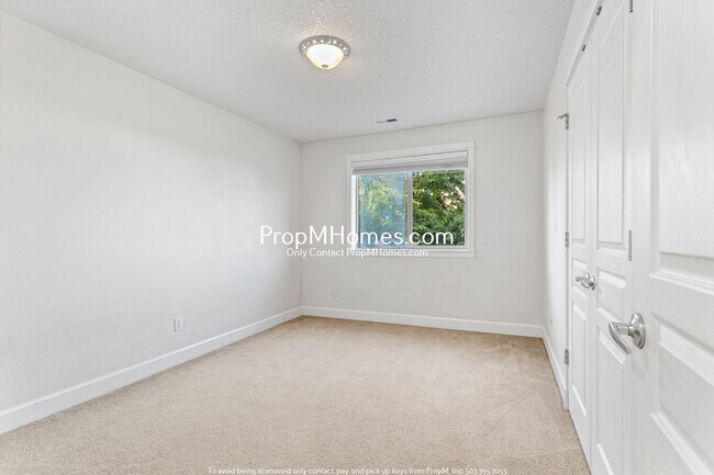 Building Photo - 1134 SE 40th Ave
