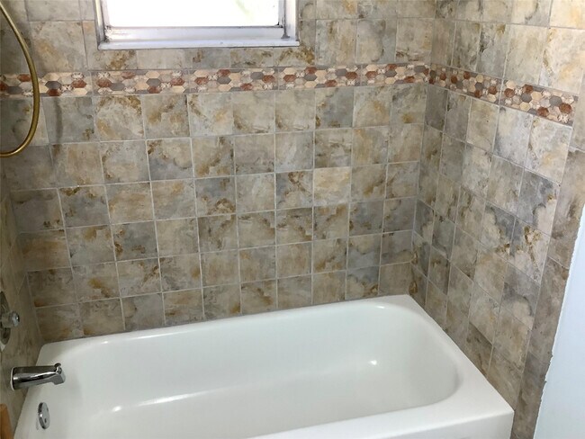 Building Photo - 70 Normandy B