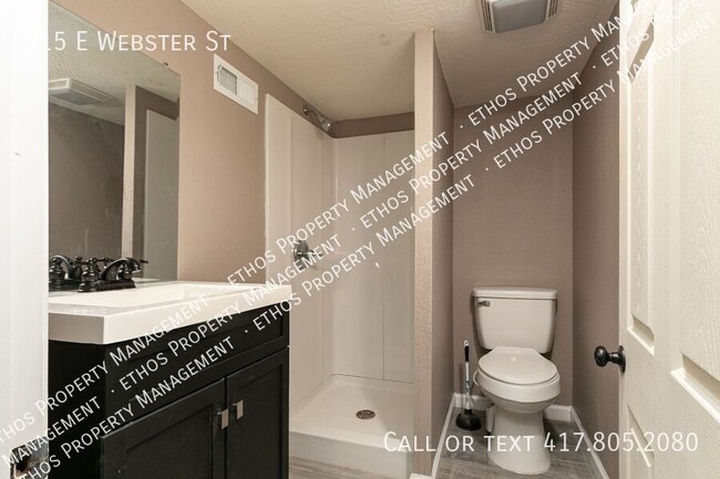 Building Photo - 815 E Webster St