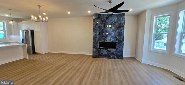 Building Photo - 416 Chapel Alley