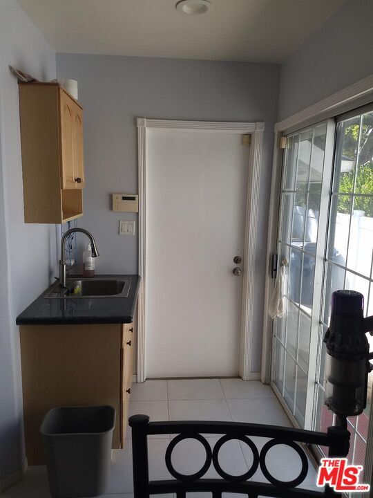 Building Photo - 7720 Cowan Ave