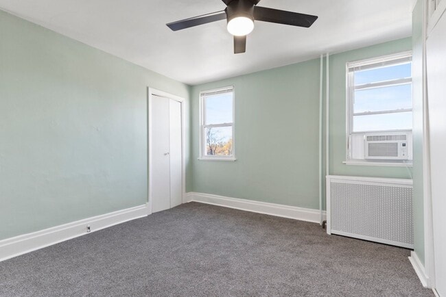 Building Photo - Bright 2 Bedroom Apartment in Duquesne Heights – Minutes from Mount Washington Overlook!