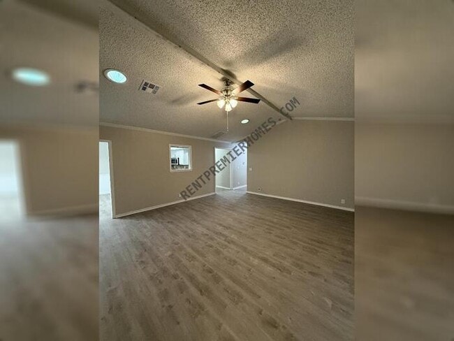 Building Photo - 1011 Taurus Dr