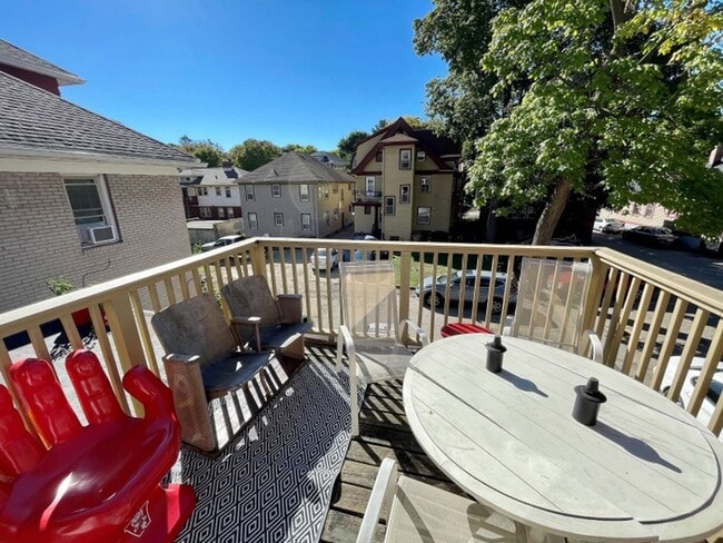 Building Photo - 42 N Breese Terrace