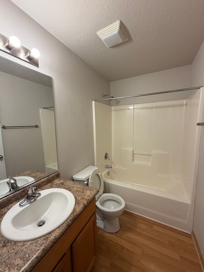 Building Photo - 3164 SW Arlan Ln