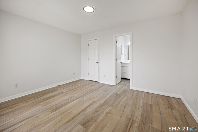 Building Photo - 299 Carriage Crossing Ln