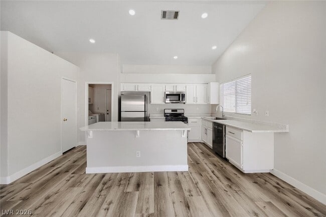 Building Photo - 5115 N Vista Del Rancho Way