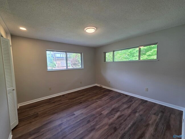 Building Photo - 1209 Governors Dr SE