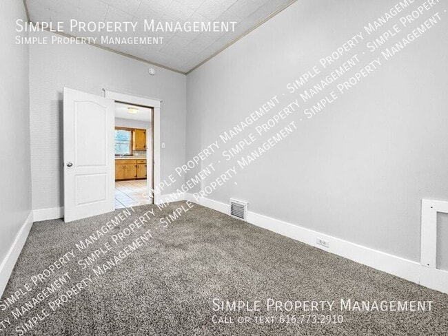 Building Photo - 742 4th St NW