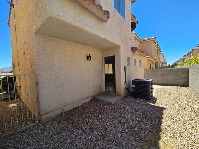 Building Photo - A Fabulous 3 Bed, 2.5 Bath, 2 Story Home W...