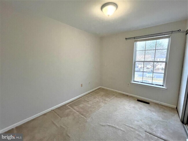Building Photo - 17626 Longview Ln