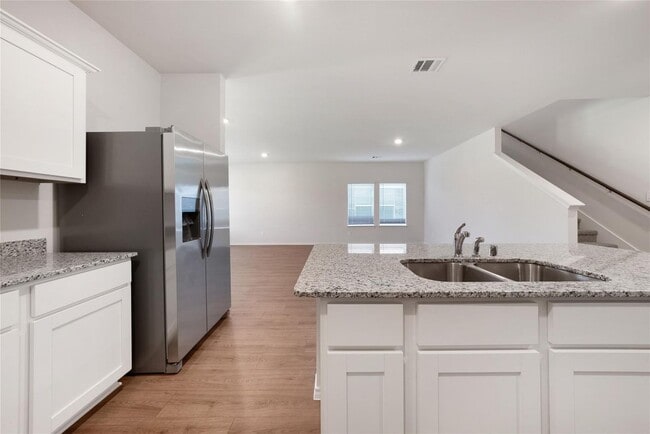 Building Photo - 507 Lantana Rd