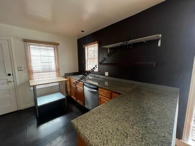 Building Photo - 343 Stewart Street