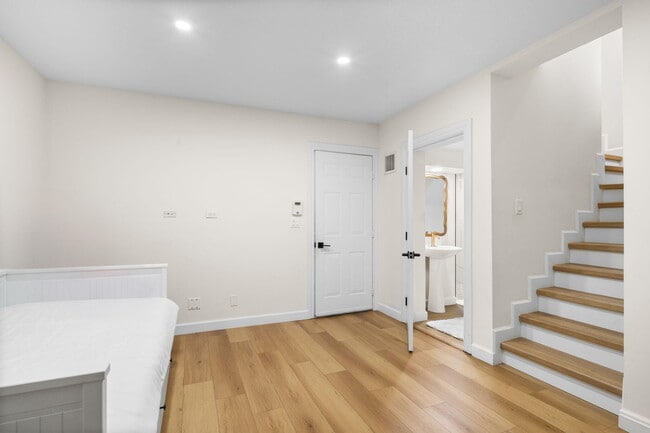 Building Photo - 1213 Tequesta St