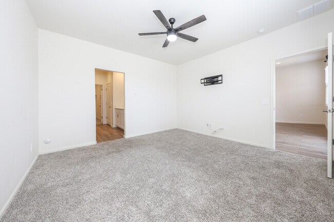 Building Photo - 7867 S Walnutview Dr