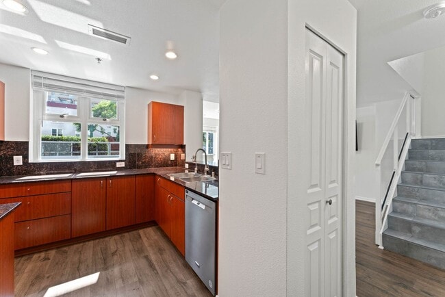 Building Photo - San Diego- Downtown- La Vita – Little Italy Condo- Split Level Style Move-In Special