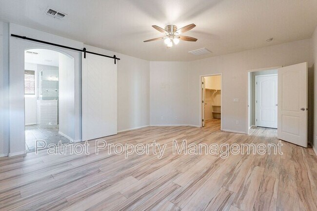 Building Photo - 329 S 172nd Dr