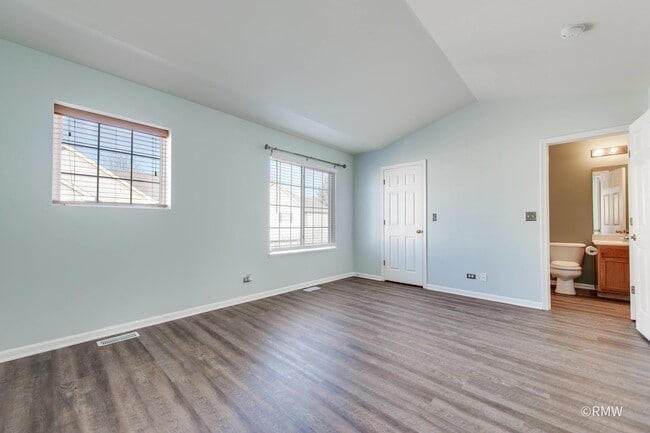 Building Photo - 27 Monarch Dr