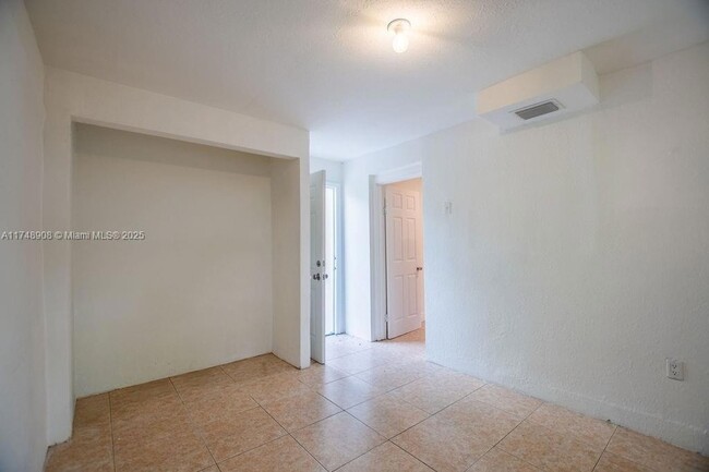 Building Photo - 1507 N 58th Ave