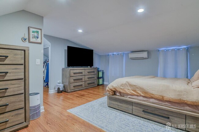 Building Photo - 186 Prigmore St