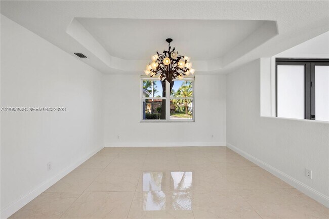 Building Photo - 16449 SW 84th Pl