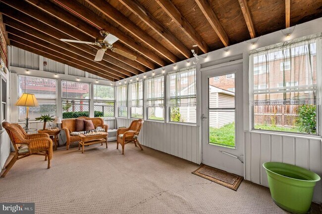 Building Photo - 3595 Oakhill Rd