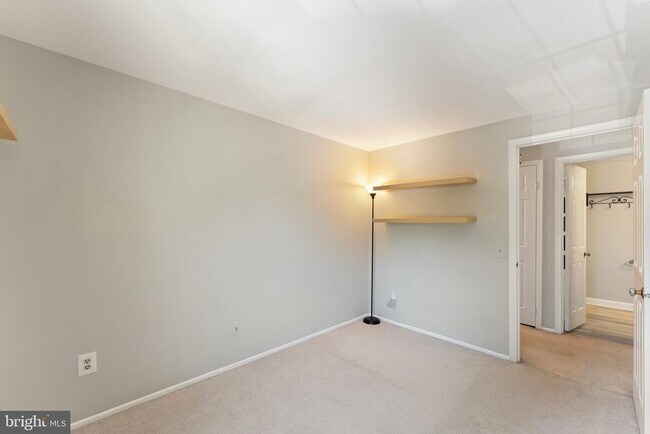 Building Photo - 6014 Martins Landing Ln